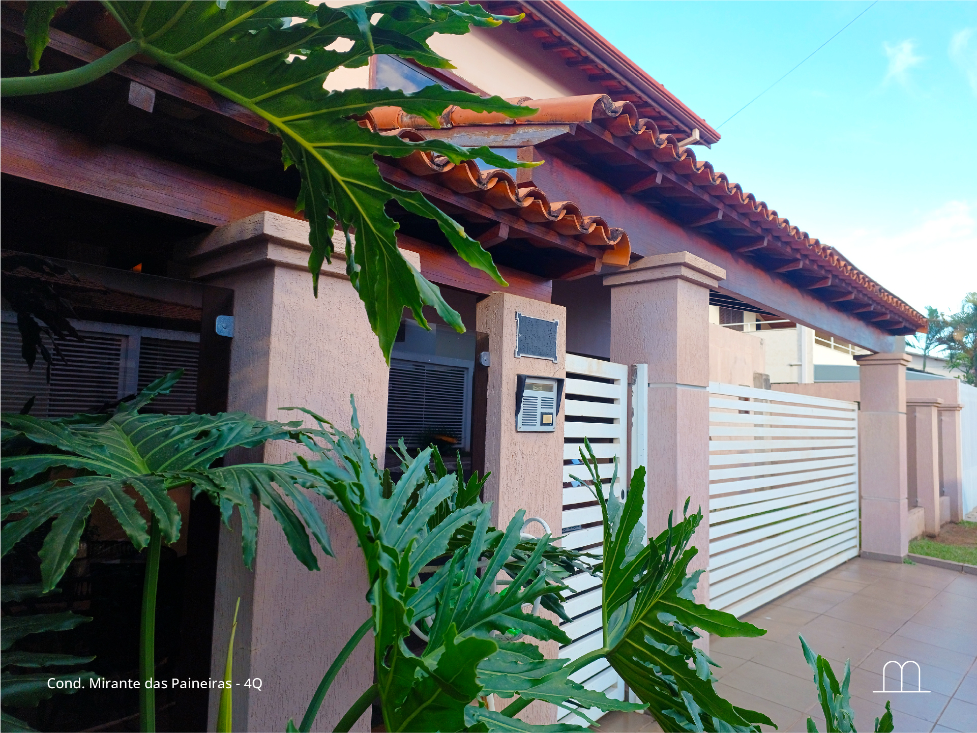 Casa com habite-se, 4Q – 434m²