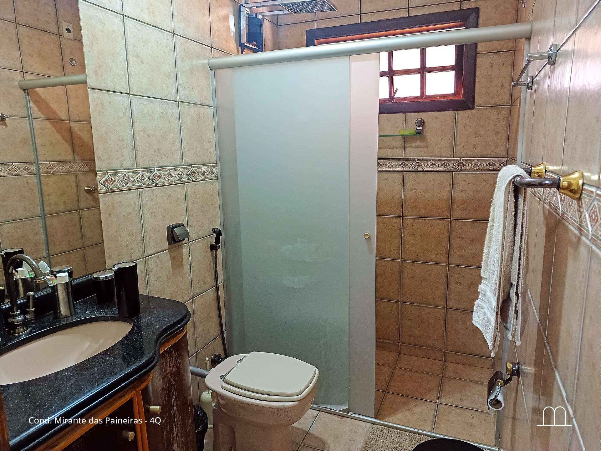 Casa com habite-se, 4Q – 434m²