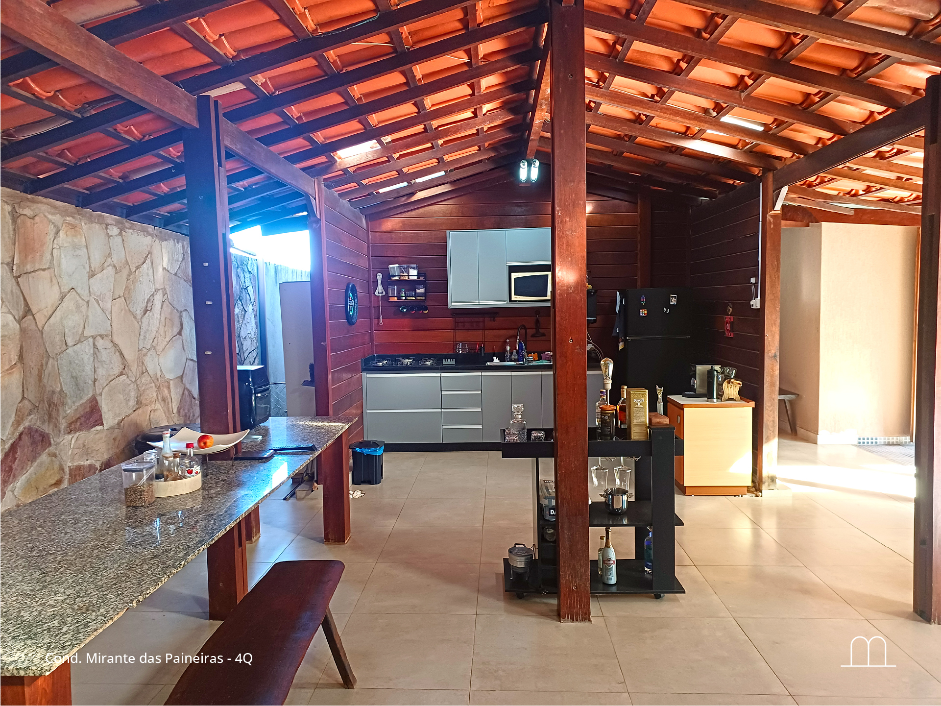 Casa com habite-se, 4Q – 434m²
